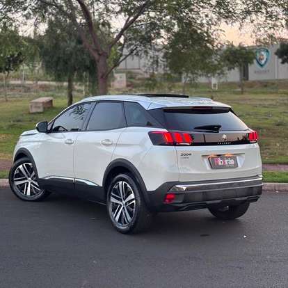 PEUGEOT-3008-2017