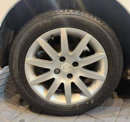 PEUGEOT-308-2012