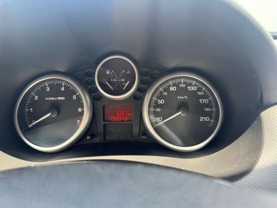 PEUGEOT-207-2010