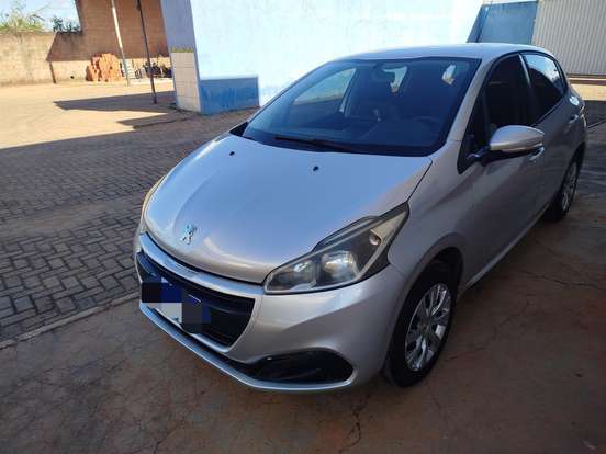 PEUGEOT-208-2017