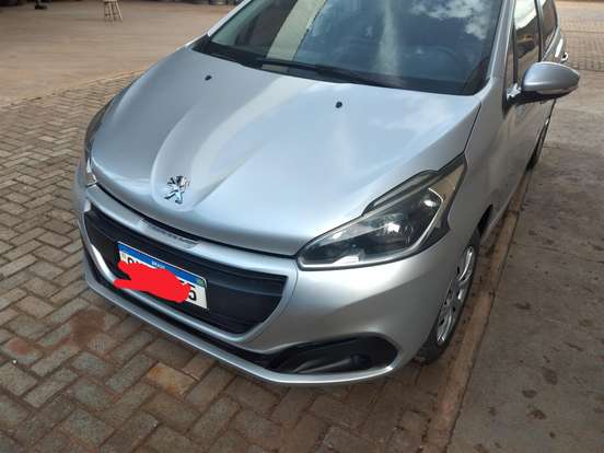 PEUGEOT-208-2017