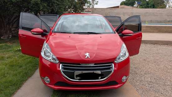 PEUGEOT-208-2015