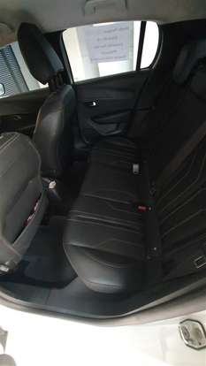PEUGEOT-208-2022