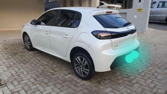 PEUGEOT-208-2022