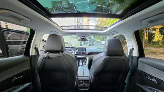 PEUGEOT-3008-2020
