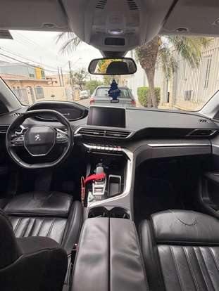 PEUGEOT-3008-2018