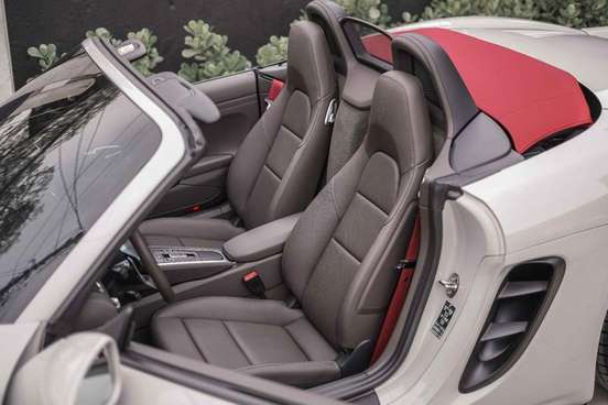 PORSCHE-718-2024