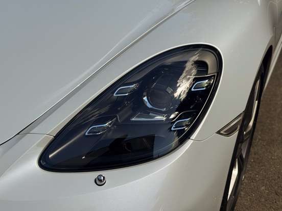 PORSCHE-718-2024