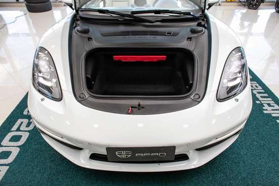 PORSCHE-718-2023