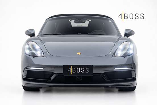 PORSCHE-718-2025
