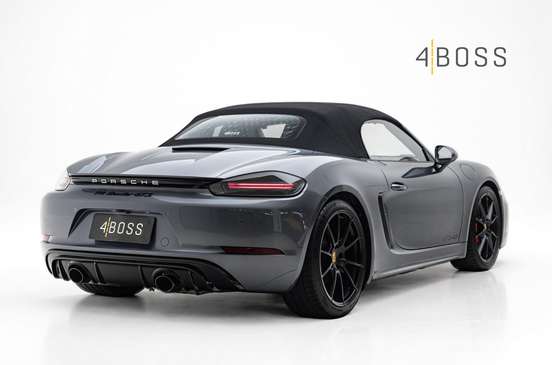 PORSCHE-718-2025