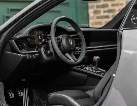 PORSCHE-911-2025