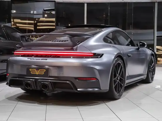 PORSCHE-911-2025