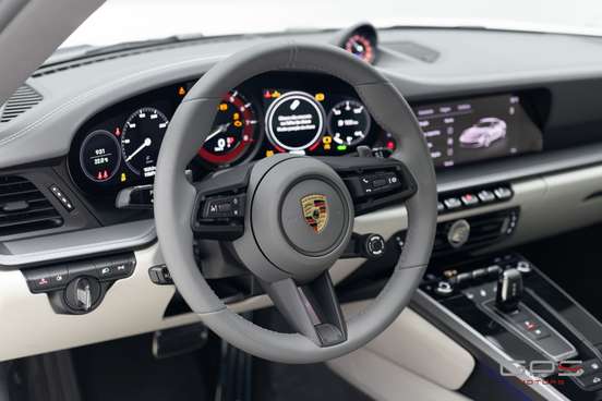 PORSCHE-911-2023