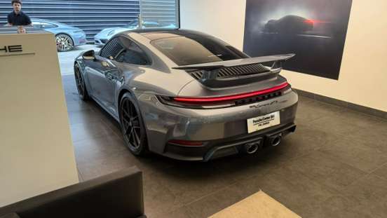 PORSCHE-911-2025