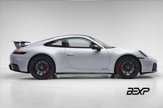 PORSCHE-911-2025