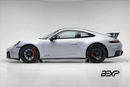 PORSCHE-911-2025