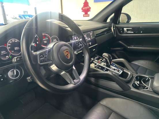 PORSCHE-CAYENNE-2019