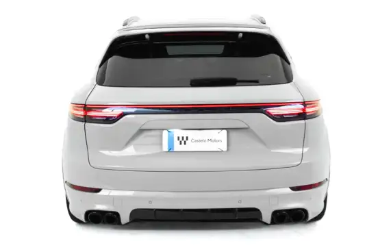 PORSCHE-CAYENNE-2020