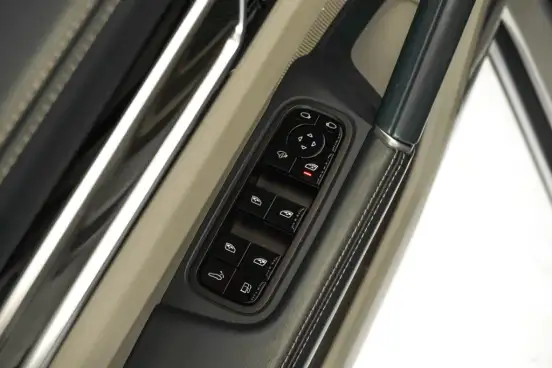 PORSCHE-CAYENNE-2020