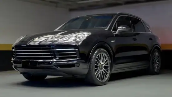 PORSCHE-CAYENNE-2022