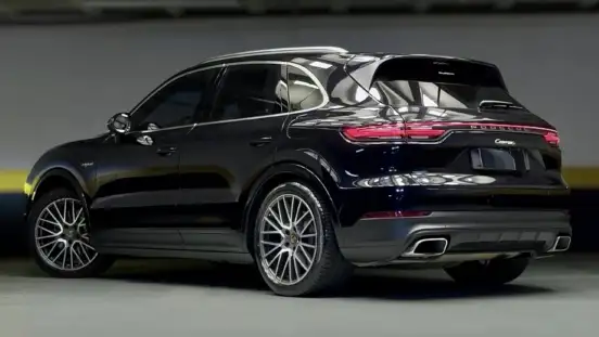 PORSCHE-CAYENNE-2022