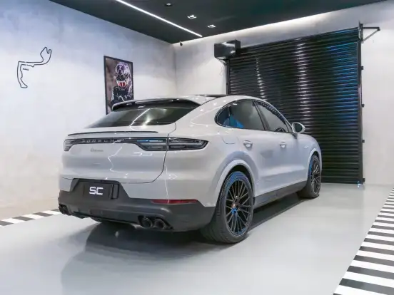 PORSCHE-CAYENNE-2021
