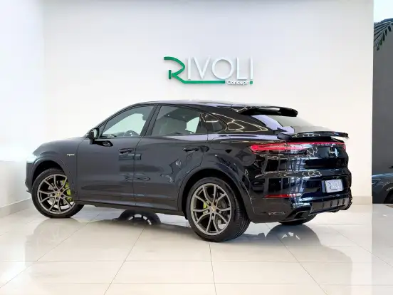 PORSCHE-CAYENNE-2021
