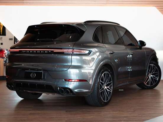 PORSCHE-CAYENNE-2024