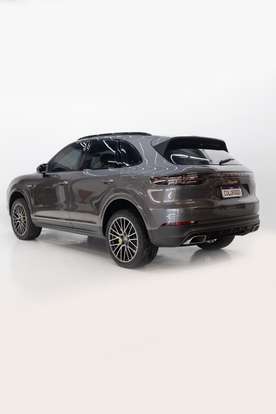 PORSCHE-CAYENNE-2022