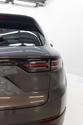 PORSCHE-CAYENNE-2022