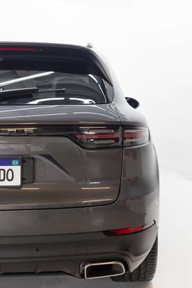 PORSCHE-CAYENNE-2022