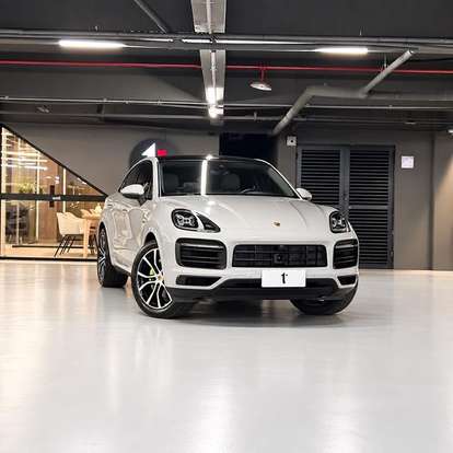 PORSCHE-CAYENNE-2022
