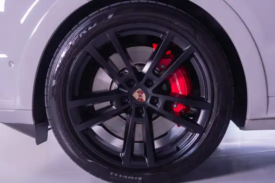 PORSCHE-CAYENNE-2025