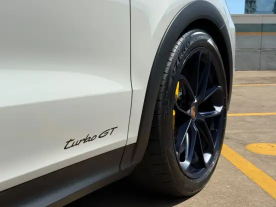 PORSCHE-CAYENNE-2025