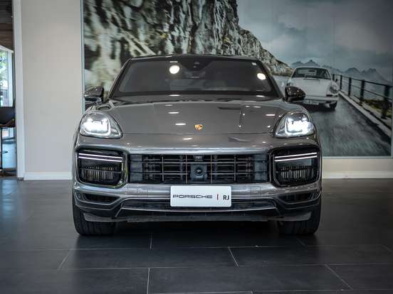 PORSCHE-CAYENNE-2020