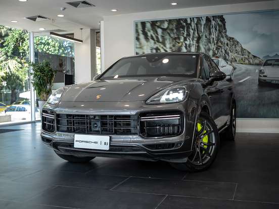 PORSCHE-CAYENNE-2020