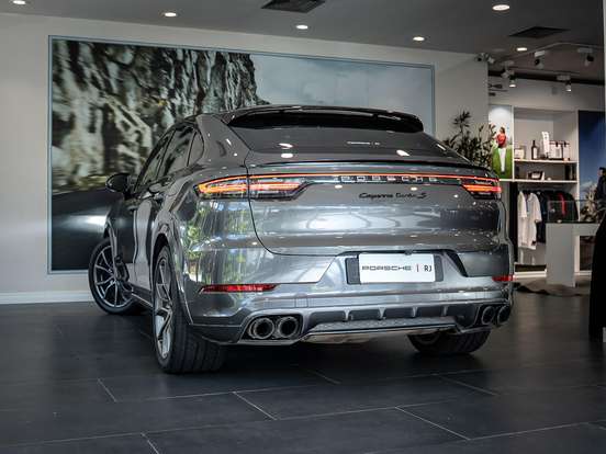PORSCHE-CAYENNE-2020