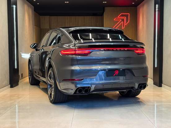 PORSCHE-CAYENNE-2022