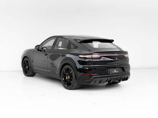 PORSCHE-CAYENNE-2022
