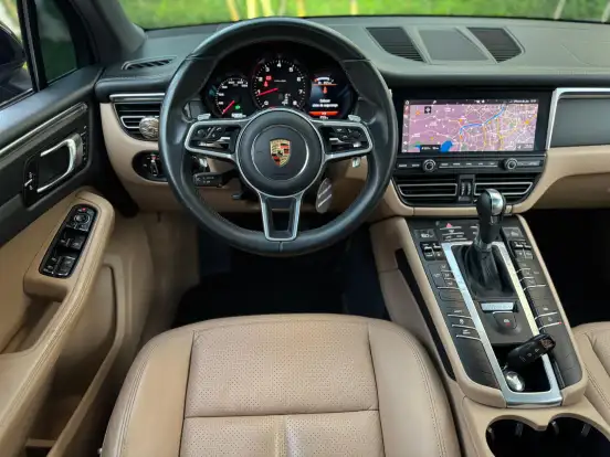 PORSCHE-MACAN-2021