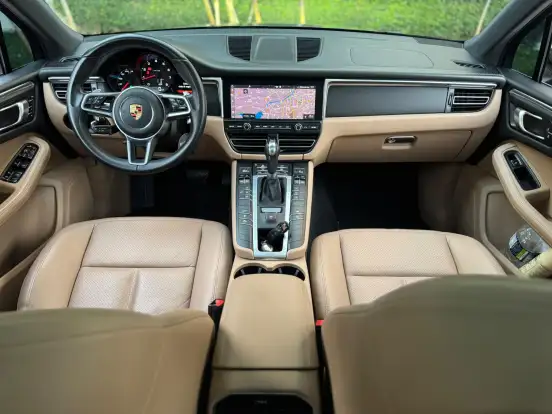 PORSCHE-MACAN-2021