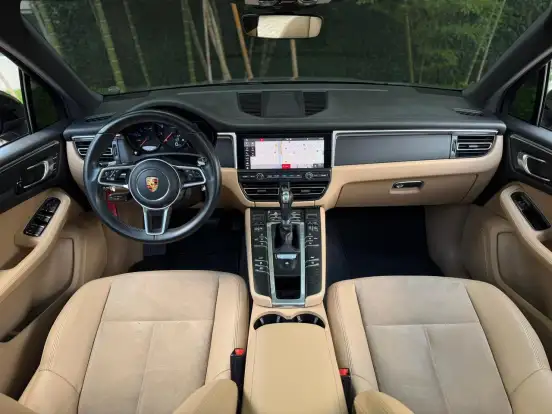 PORSCHE-MACAN-2019