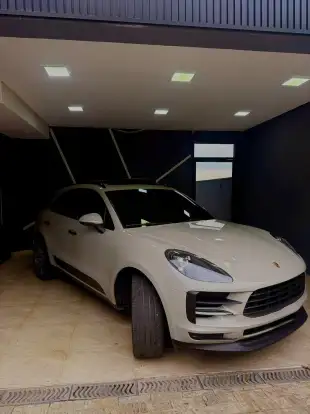 PORSCHE-MACAN-2021