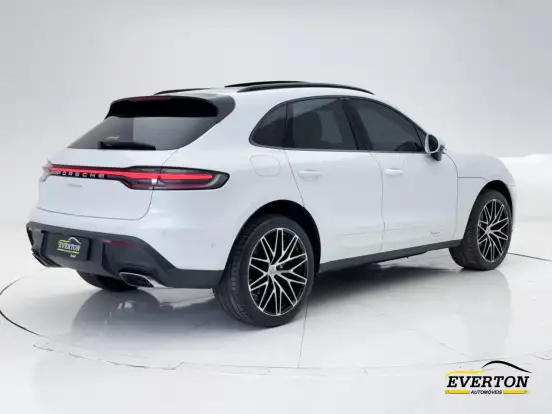 PORSCHE-MACAN-2022