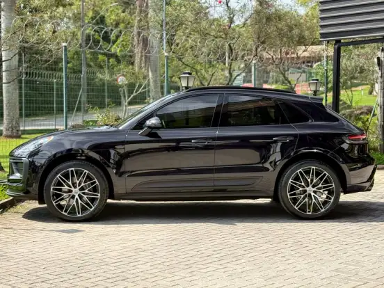 PORSCHE-MACAN-2021