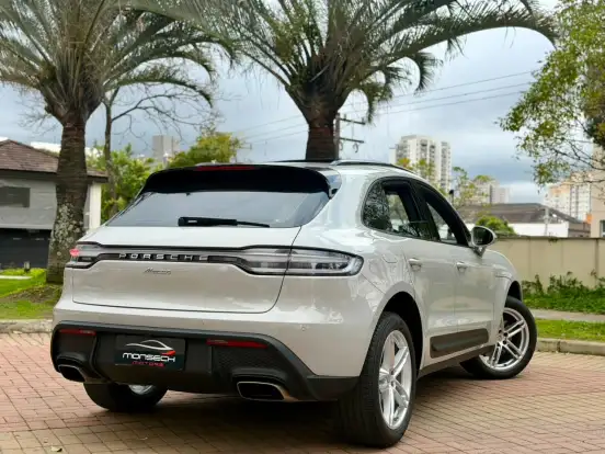 PORSCHE-MACAN-2022