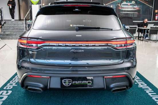 PORSCHE-MACAN-2025