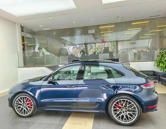 PORSCHE-MACAN-2021