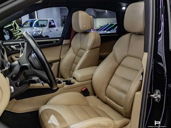 PORSCHE-MACAN-2021